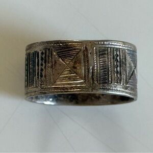 Thin Sterling ring - approx size 7.5